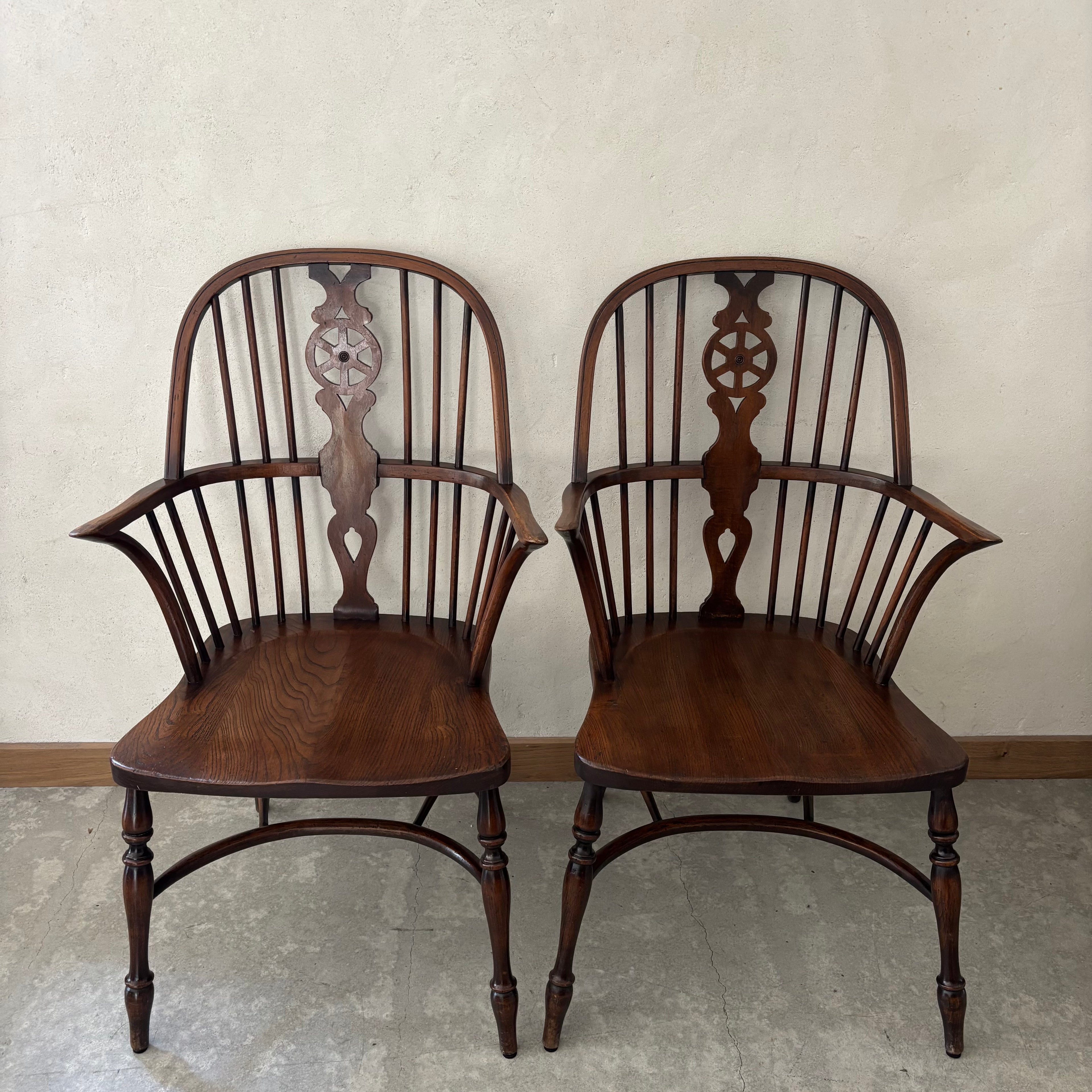 Paire de fauteuils Windsor