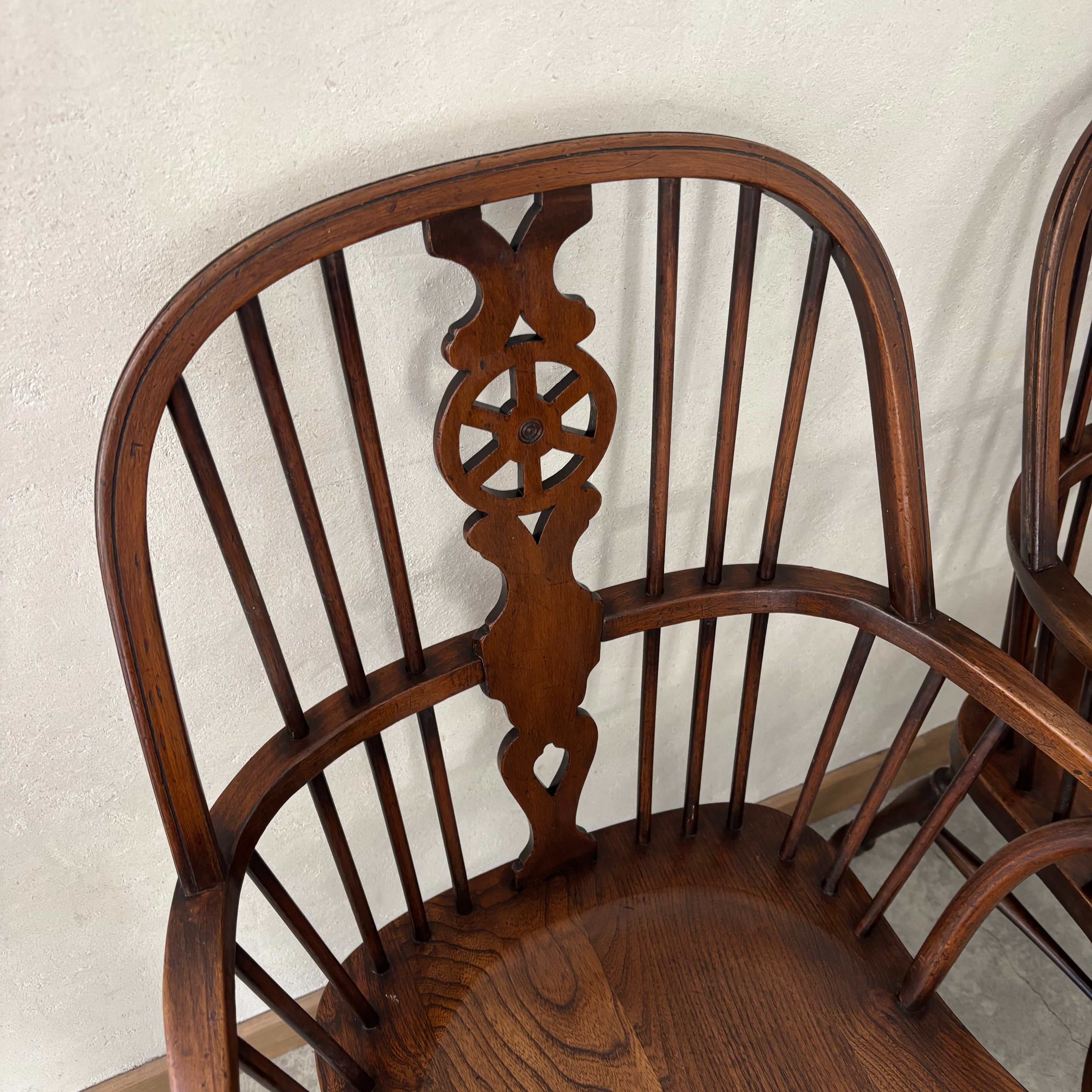 Paire de fauteuils Windsor