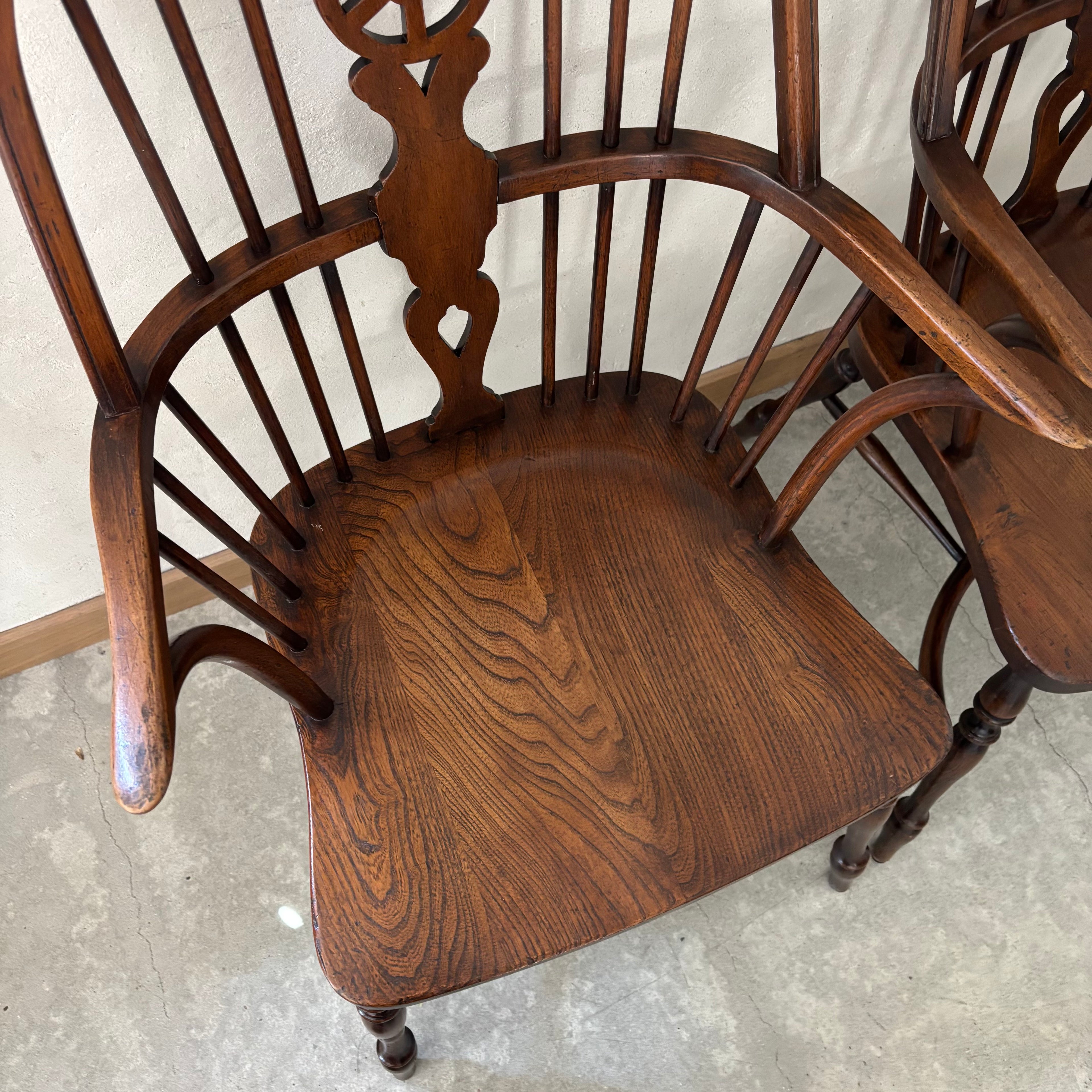 Paire de fauteuils Windsor
