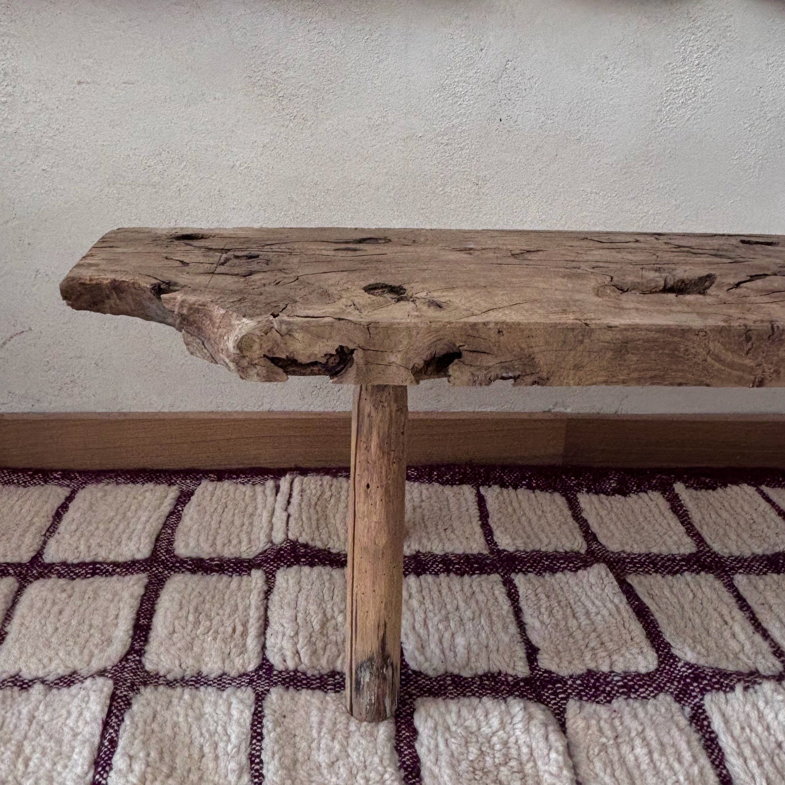 Banc en bois brut