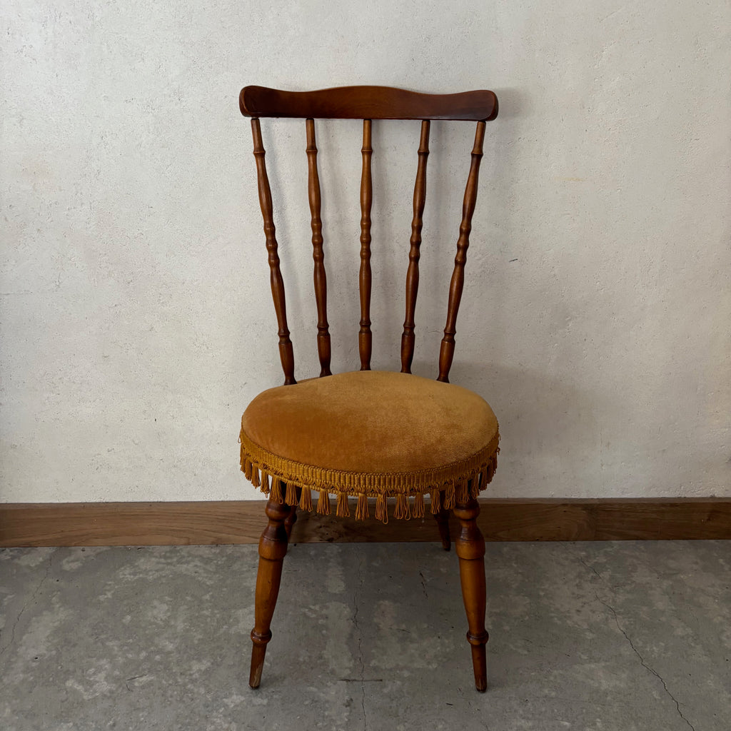 Chaise en bois et velours jaune