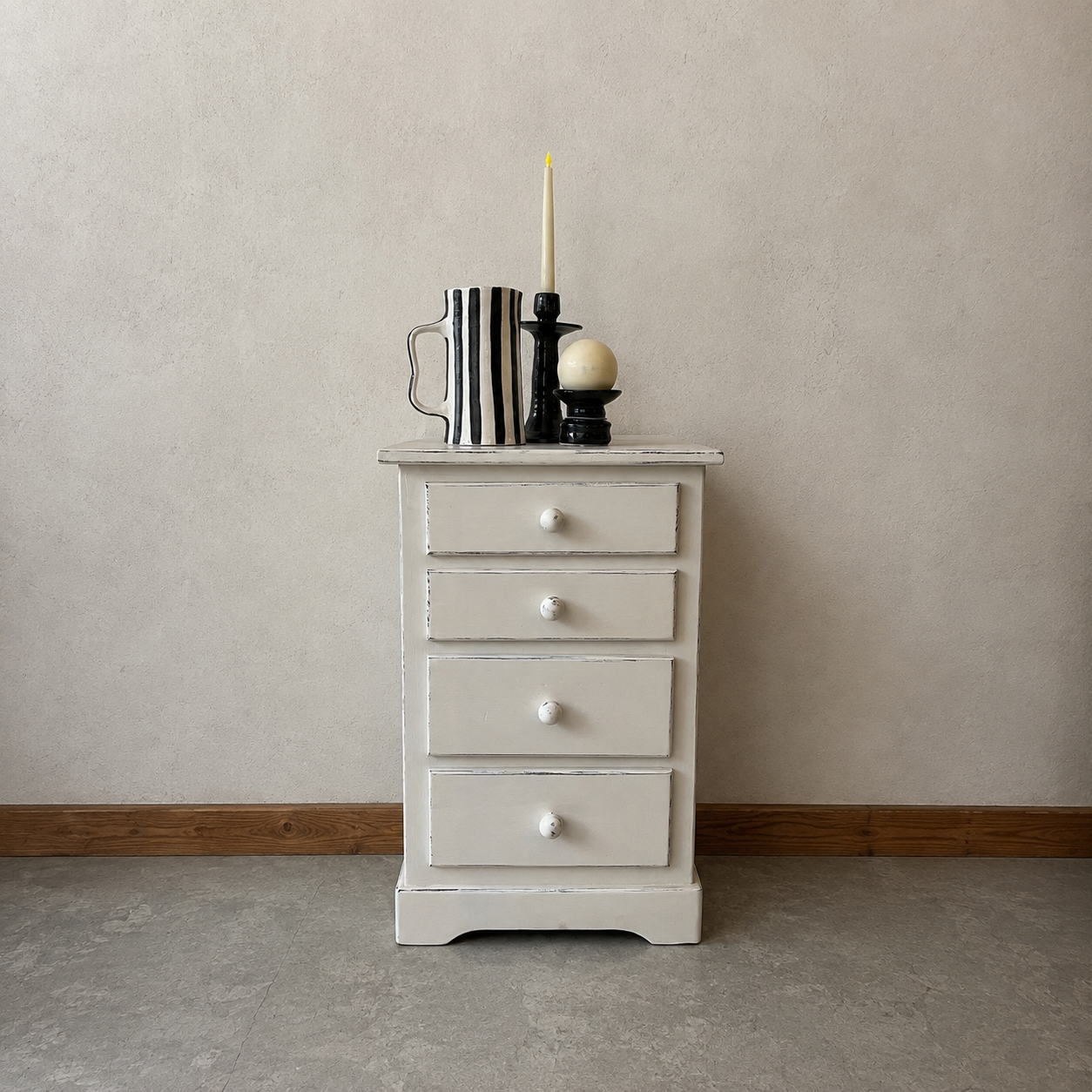Petite commode blanche