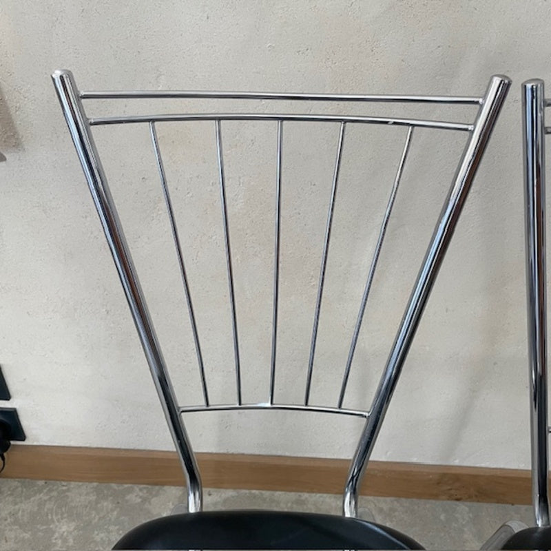 Paire de chaises années 70