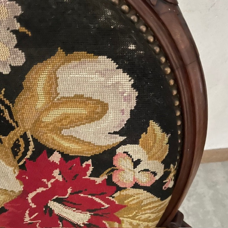 Fauteuil Louis XV avec sa tapisserie Florale