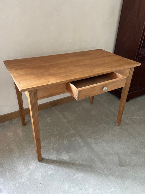 Table de ferme avec un tiroir