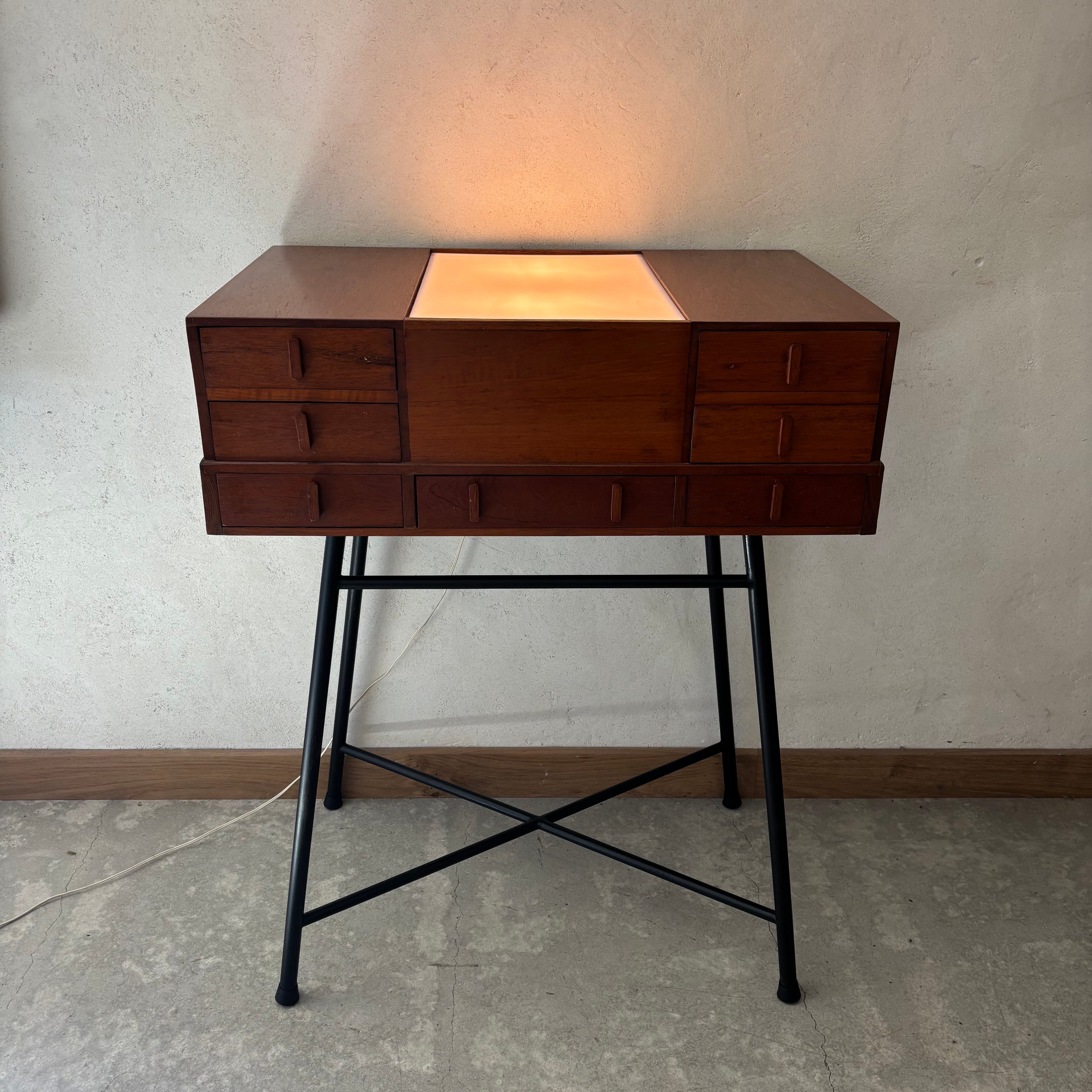 Meuble liseuse à diapositives