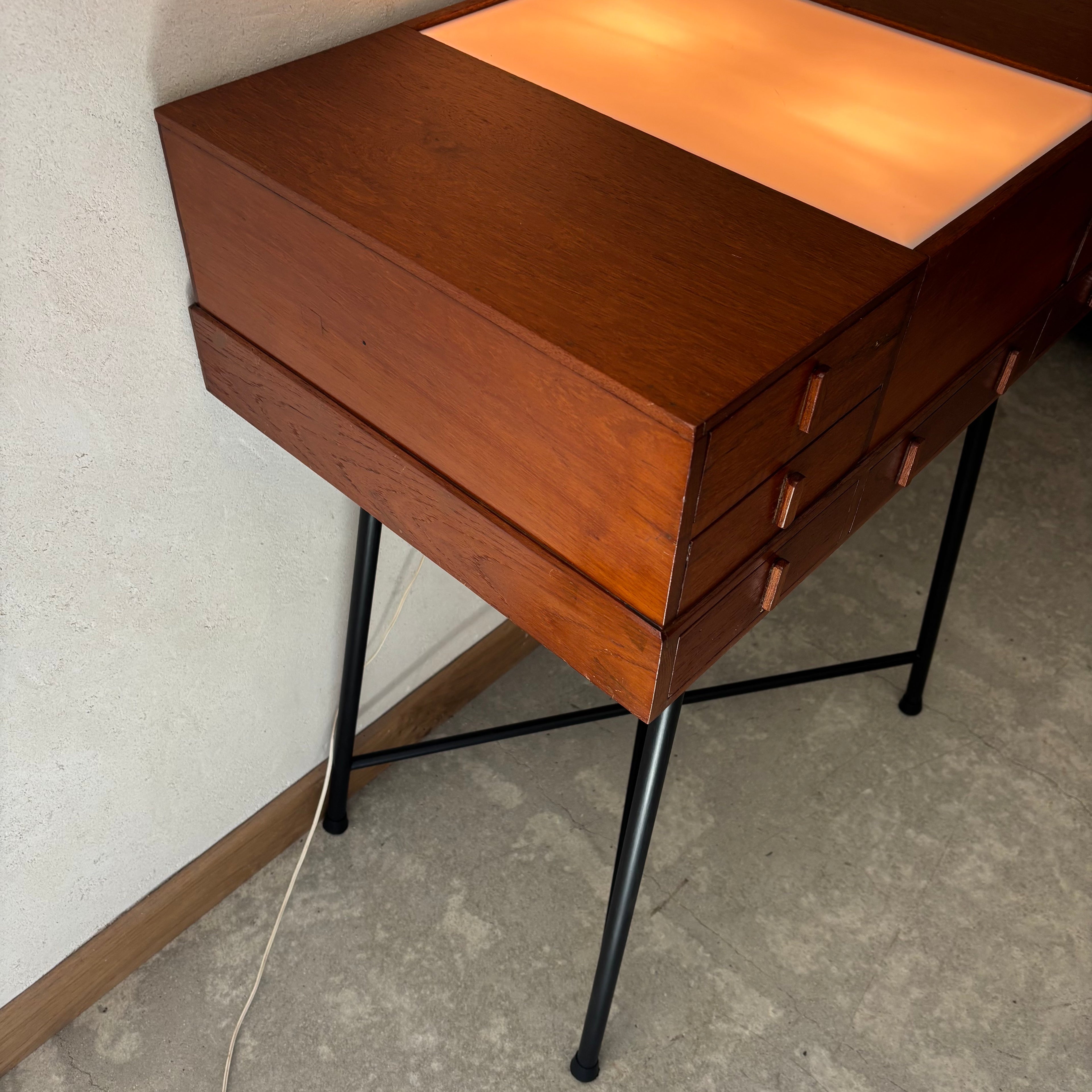 Meuble liseuse à diapositives