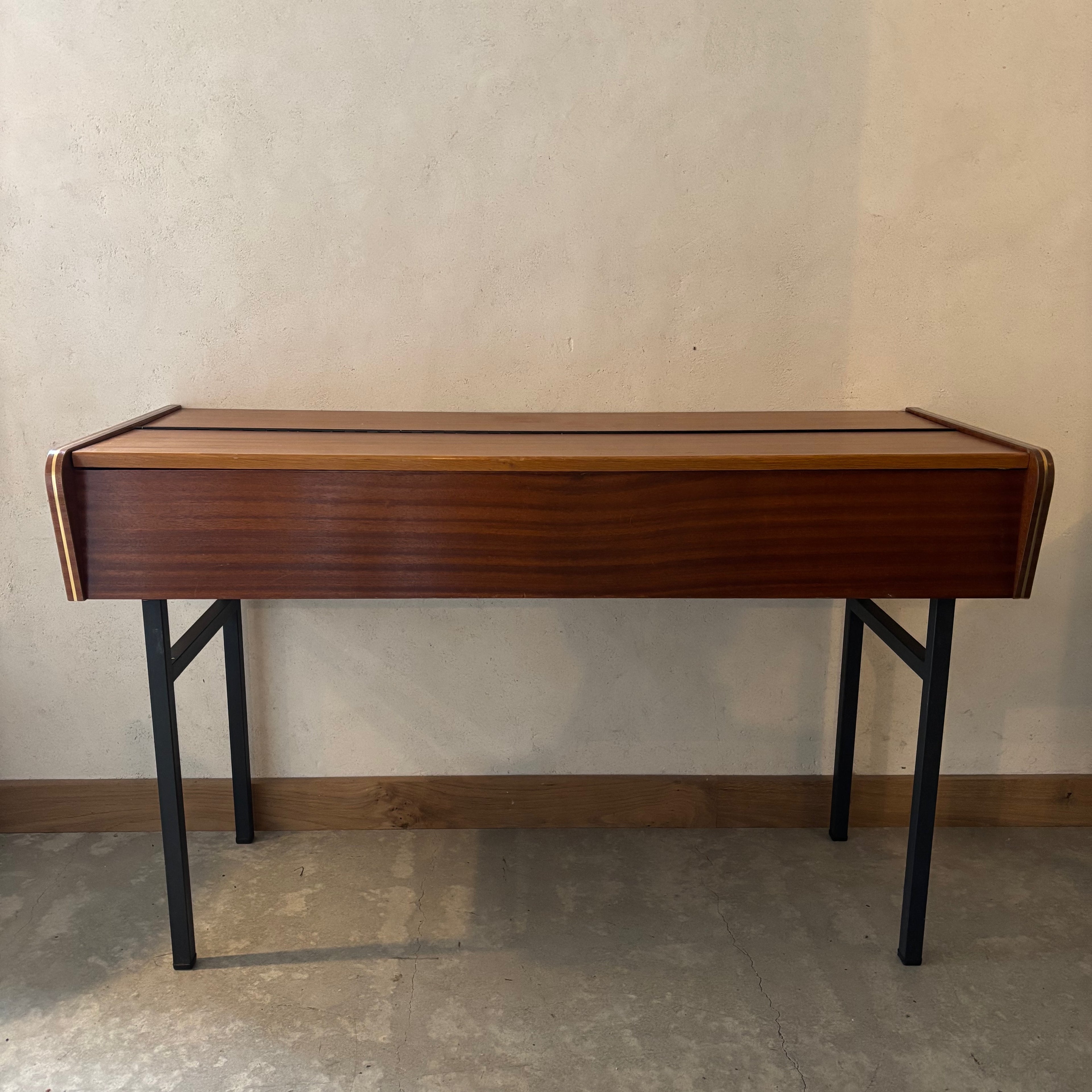 Table console