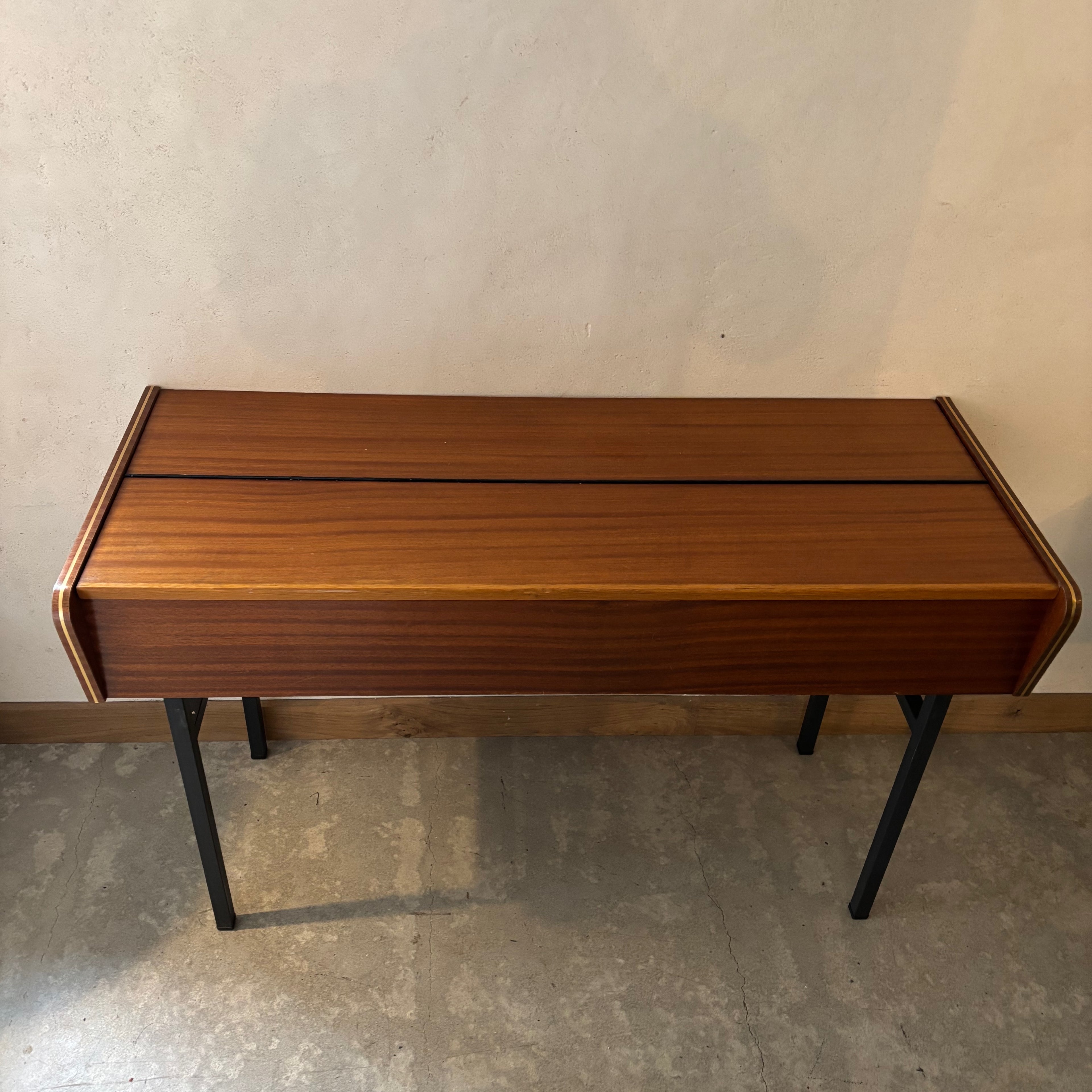 Table console