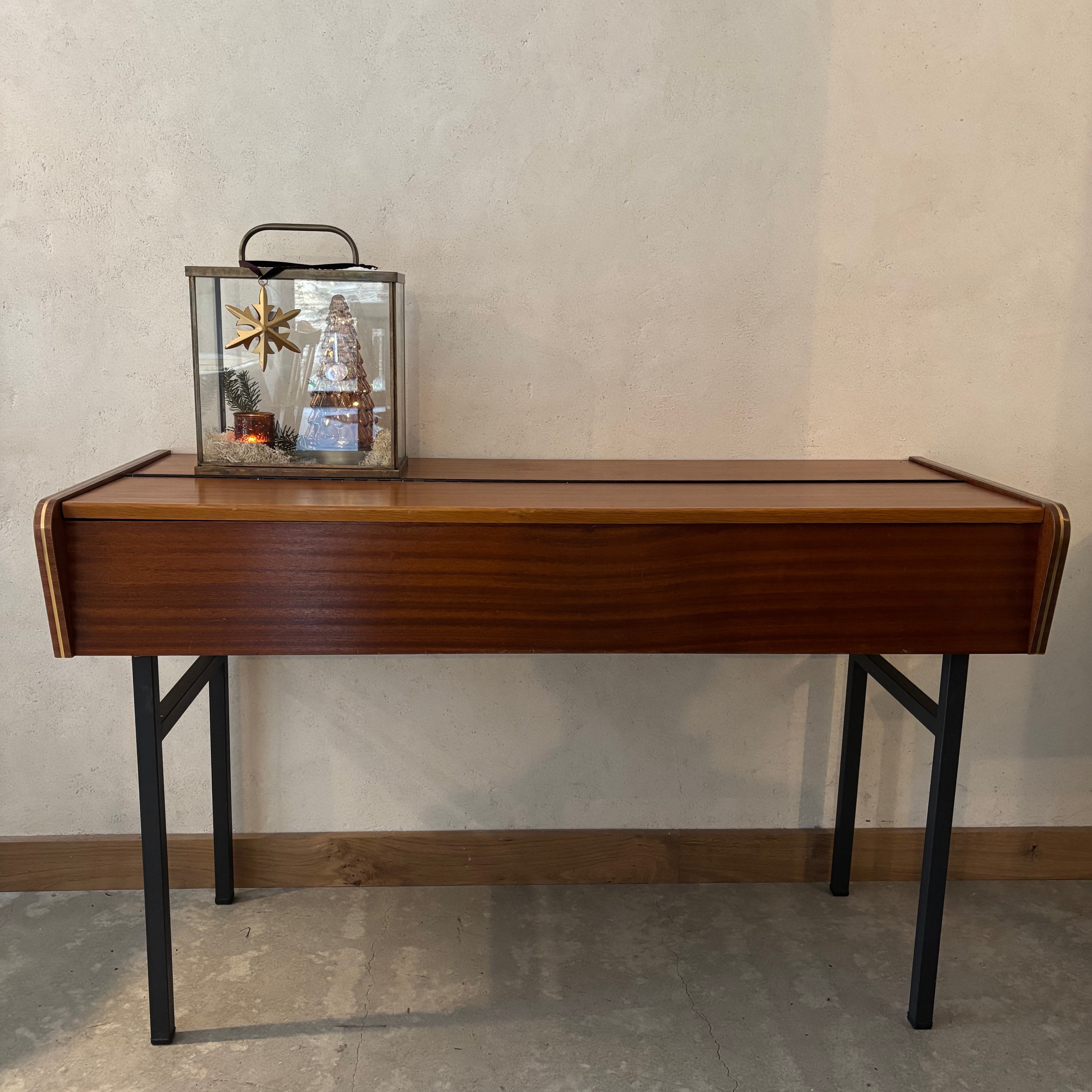 Table console