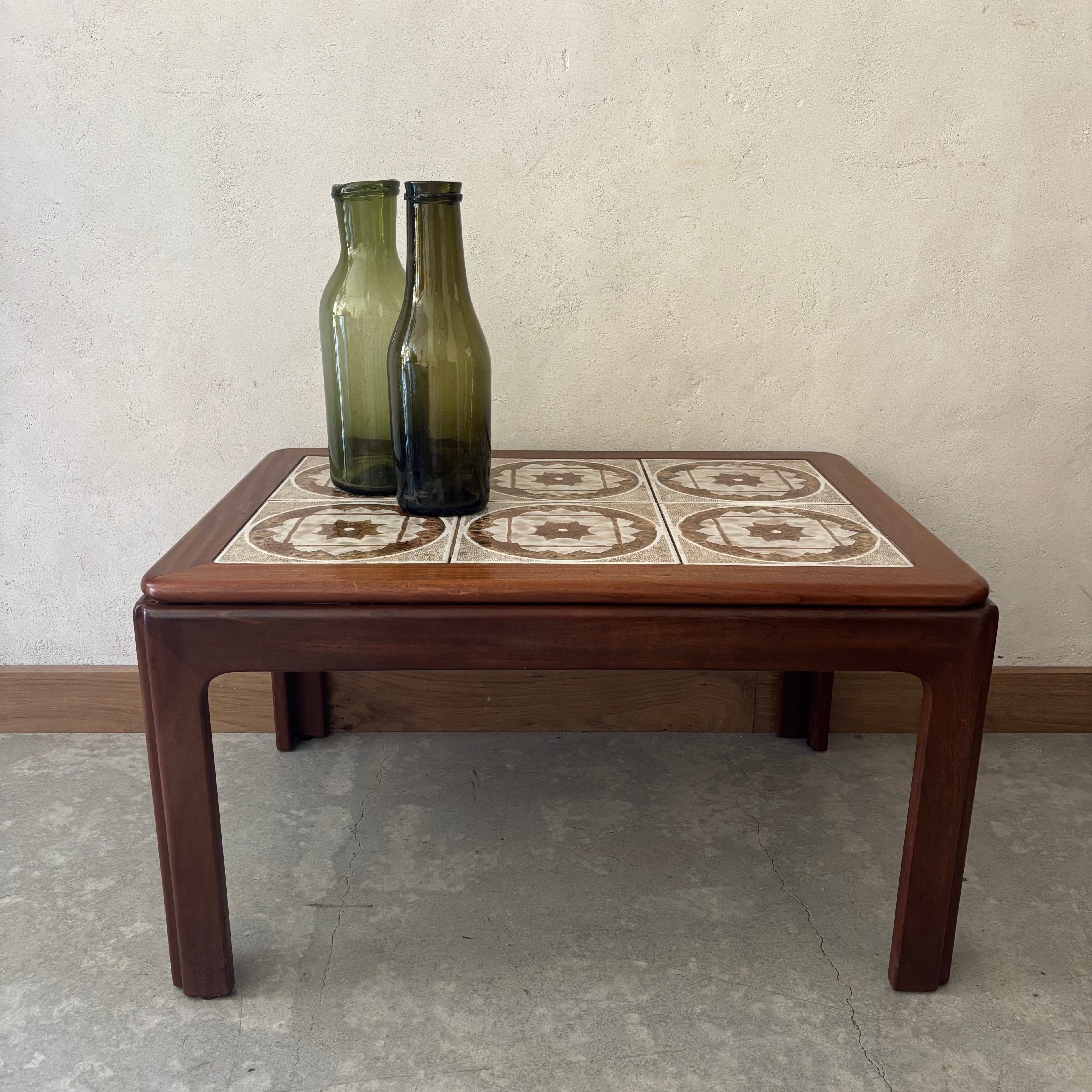Table Basse en Teck et Carrelage