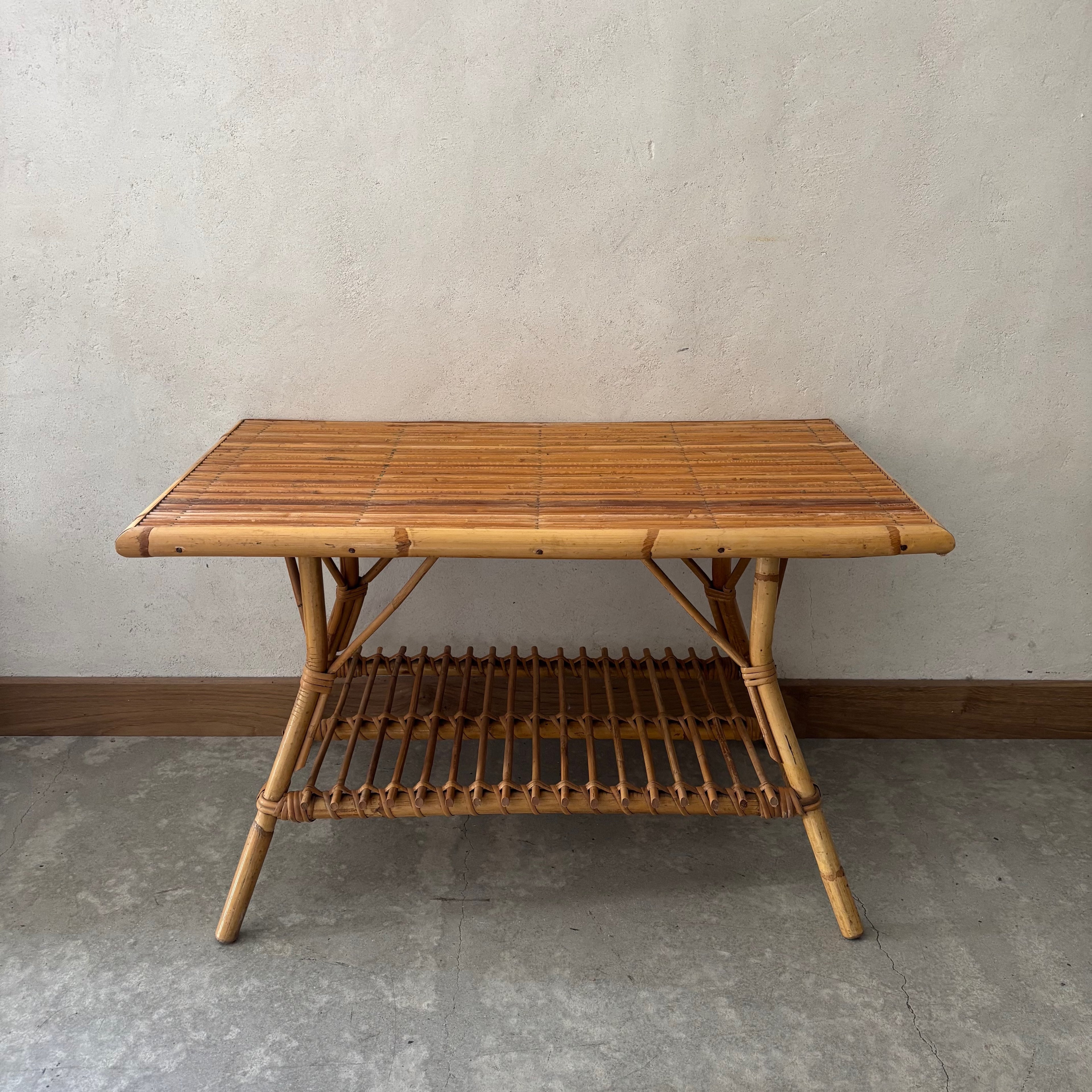 Table basse en rotin