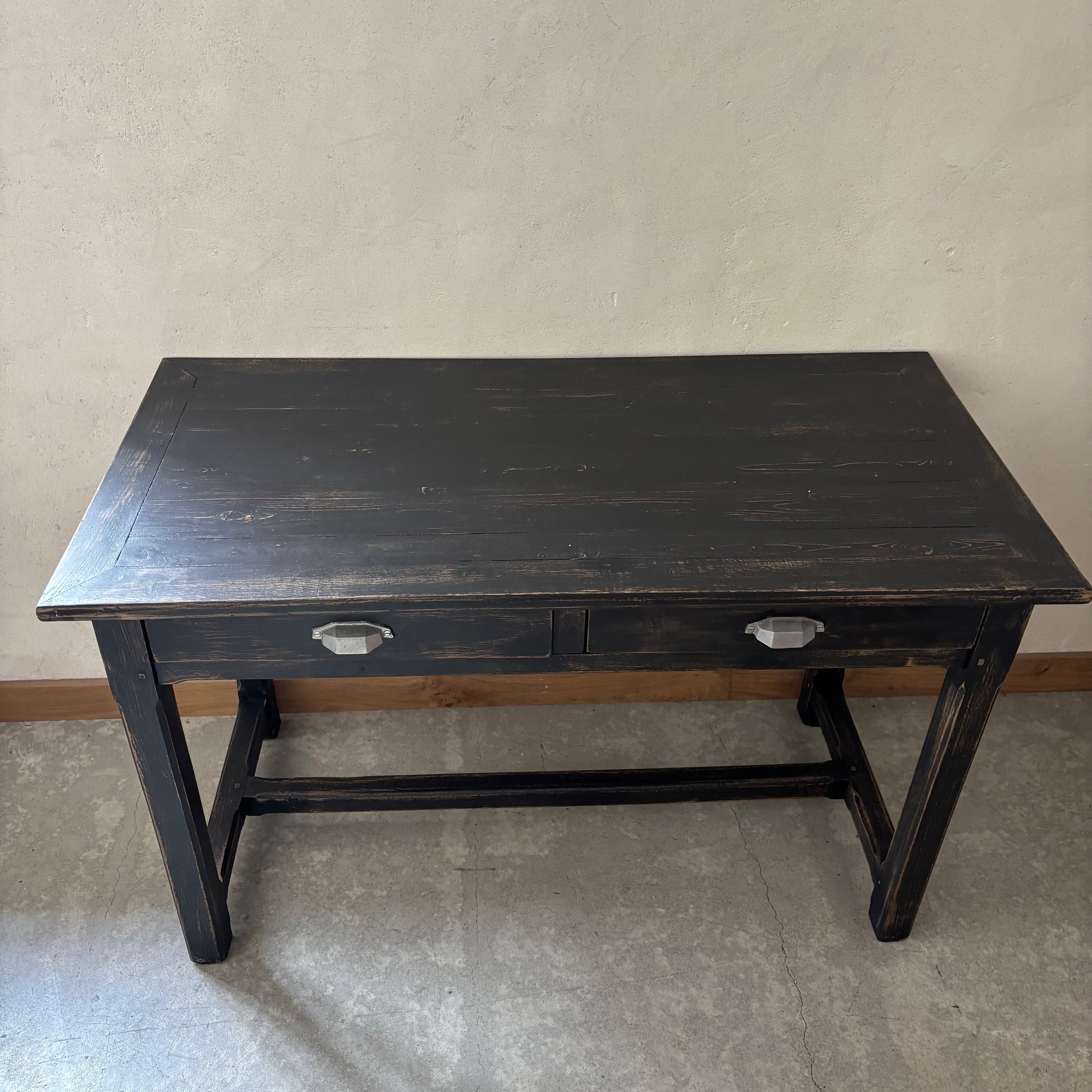 Table noire en bois 2 tiroirs