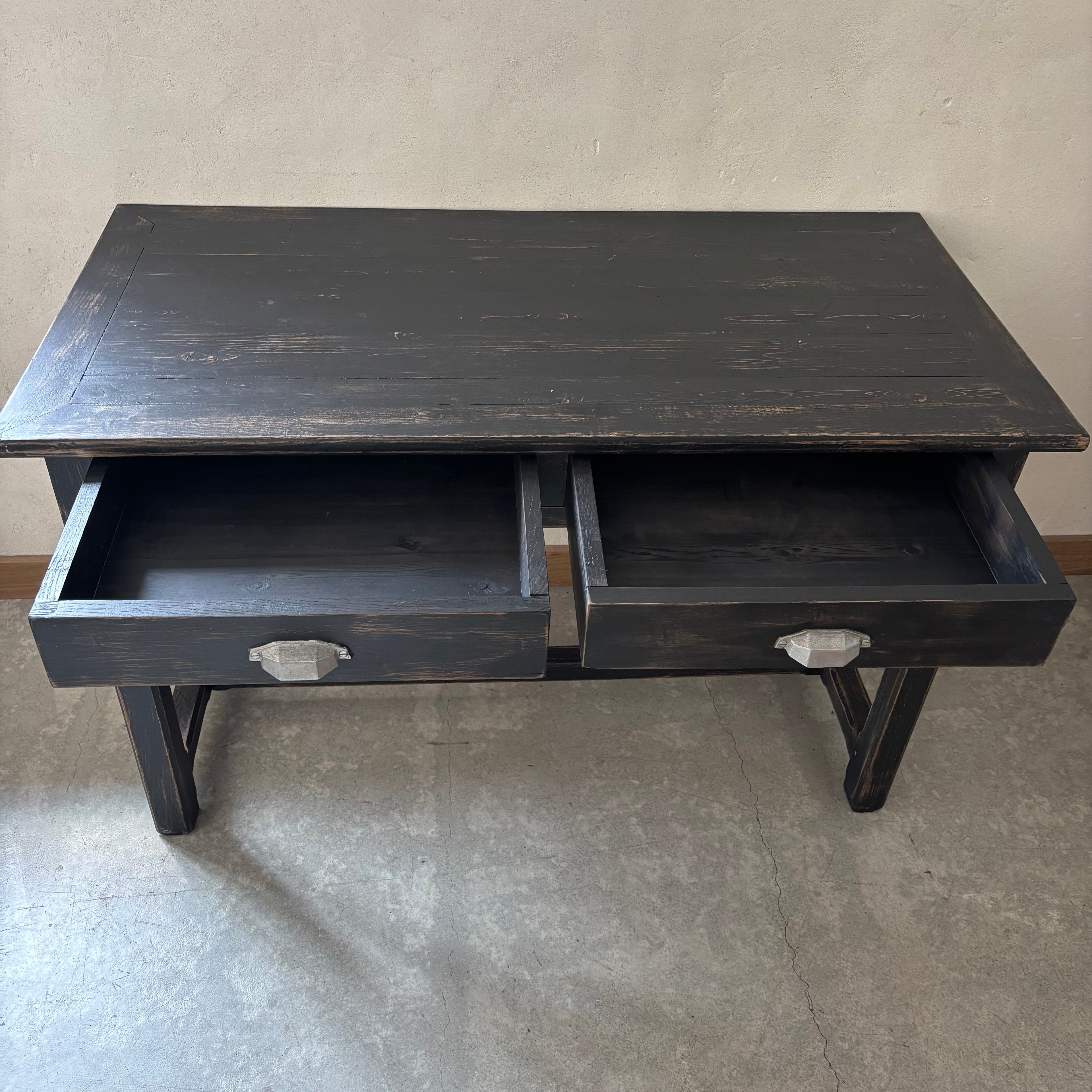 Table noire en bois 2 tiroirs