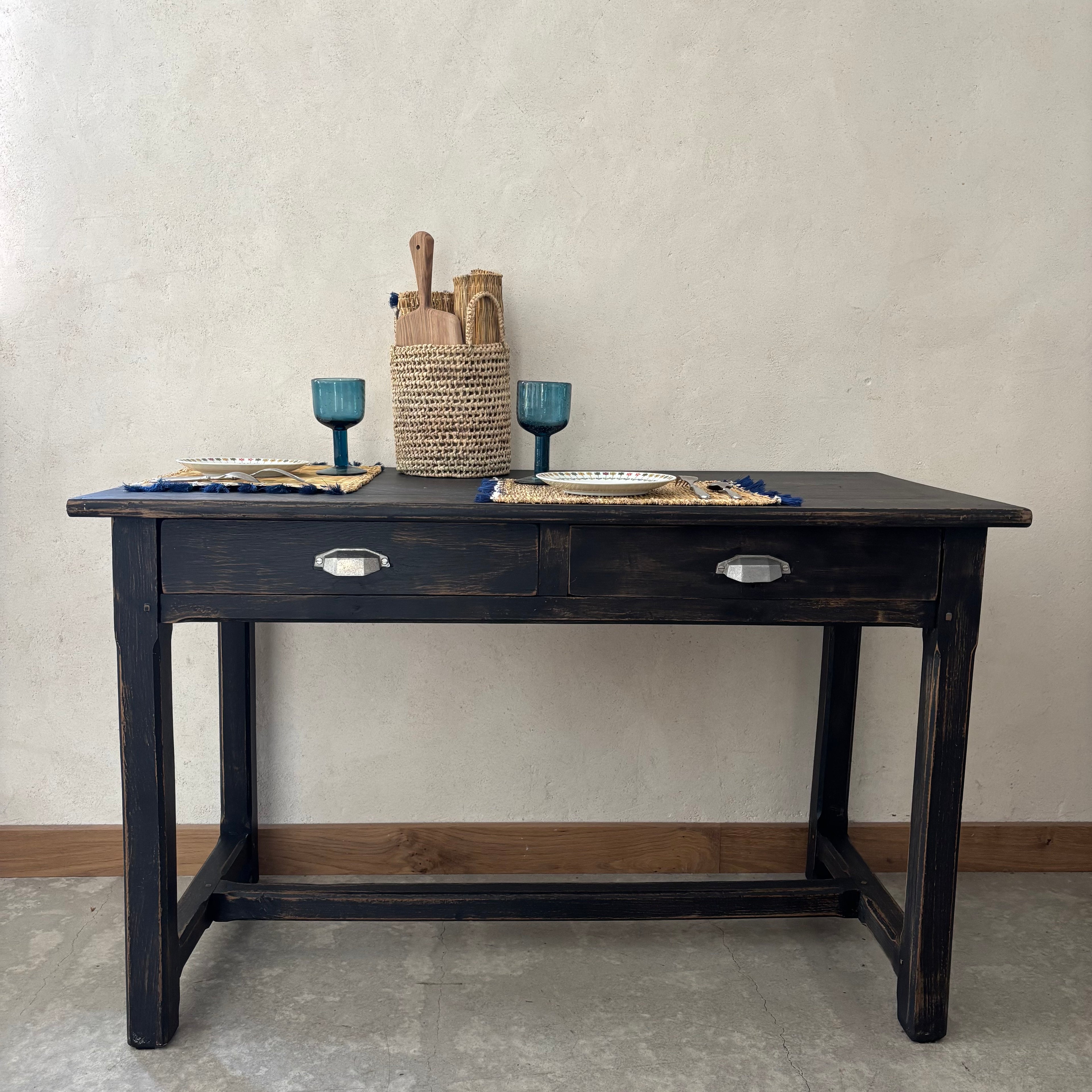Table noire en bois 2 tiroirs