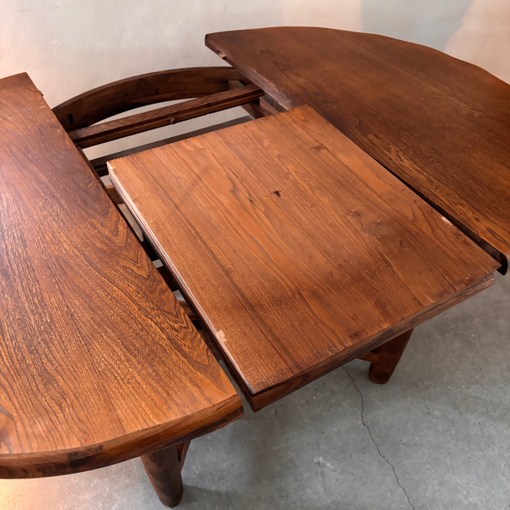 Table â rallonge avec 8 chaises