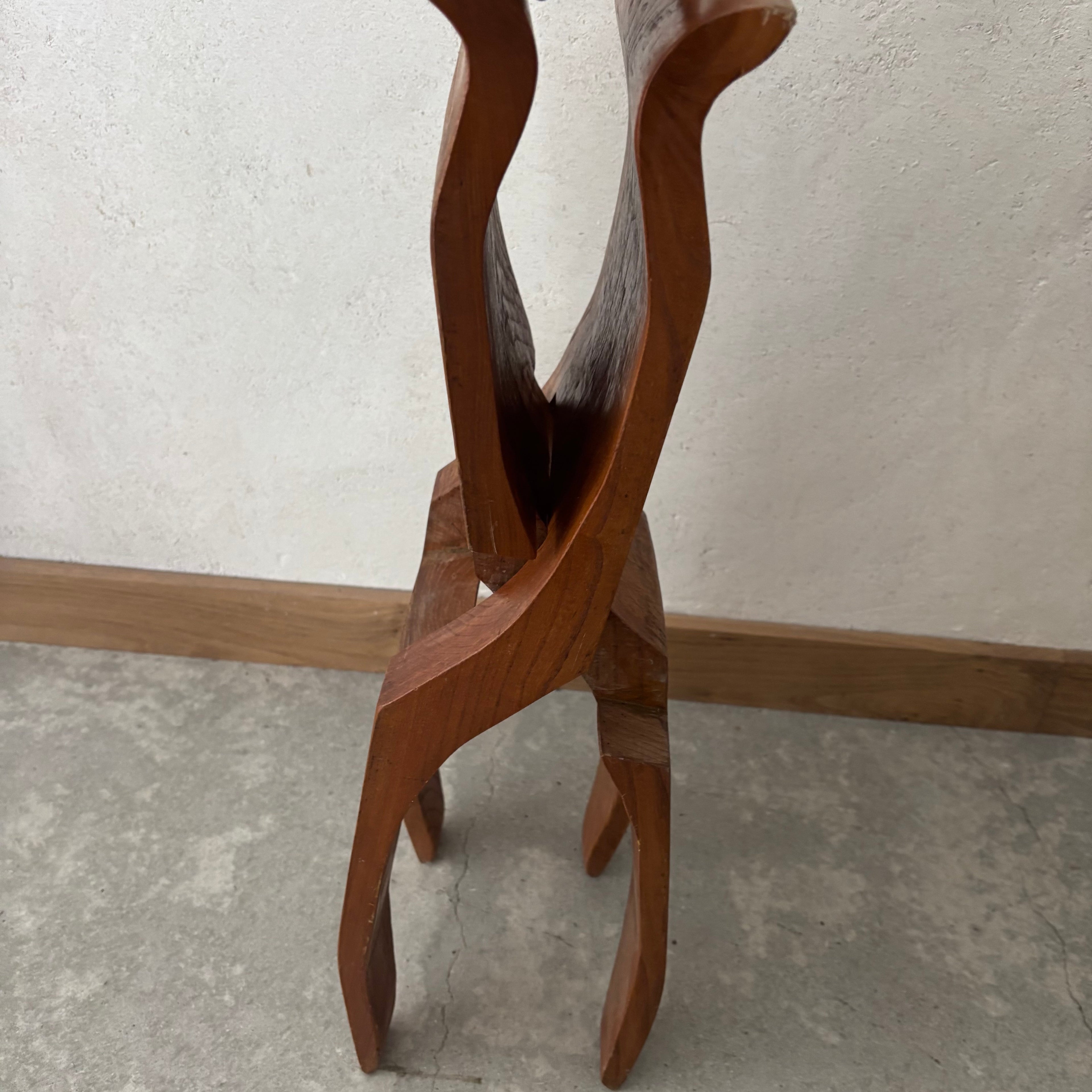 Tabouret en bois sculpté