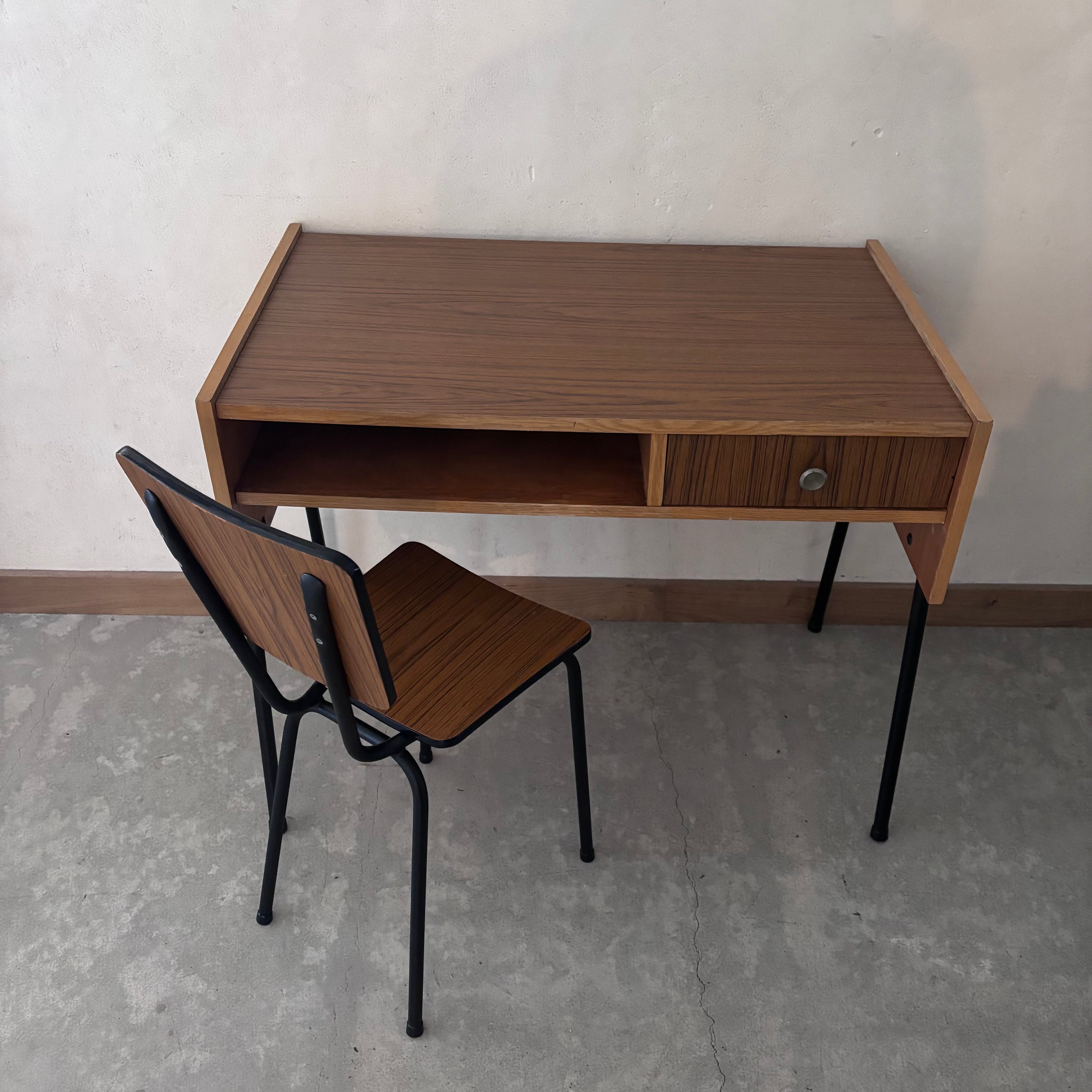 Bureau et chaise vintage