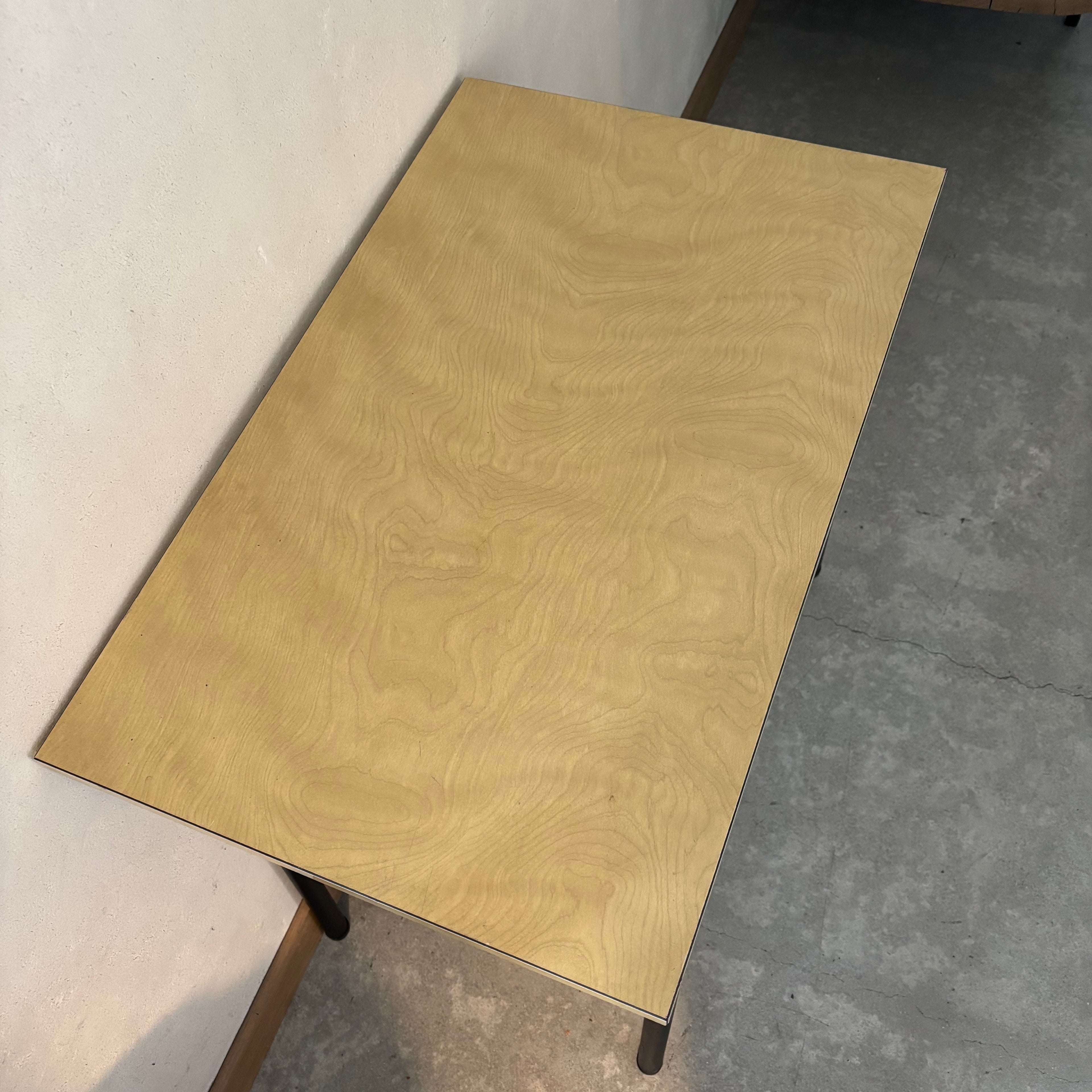 Bureau en formica