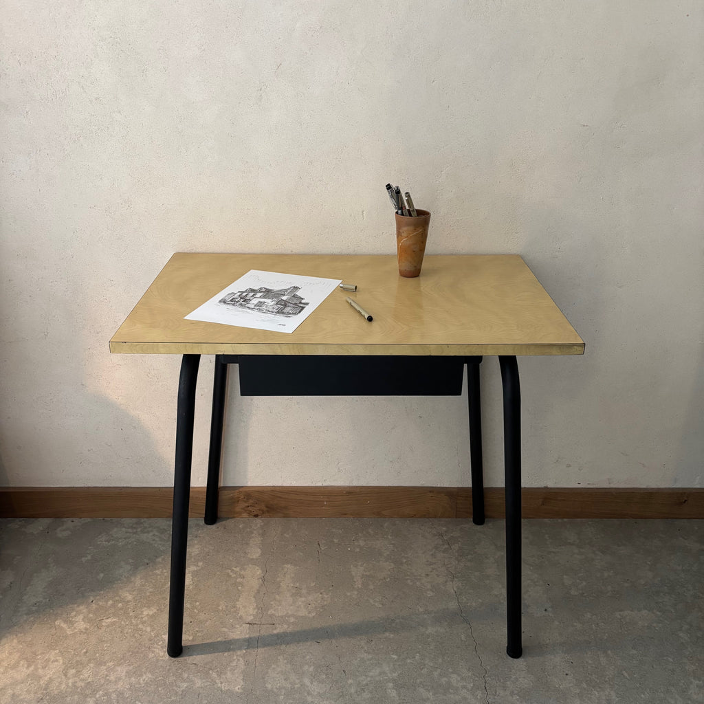 Bureau en formica