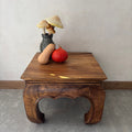 Table basse en bois vernis