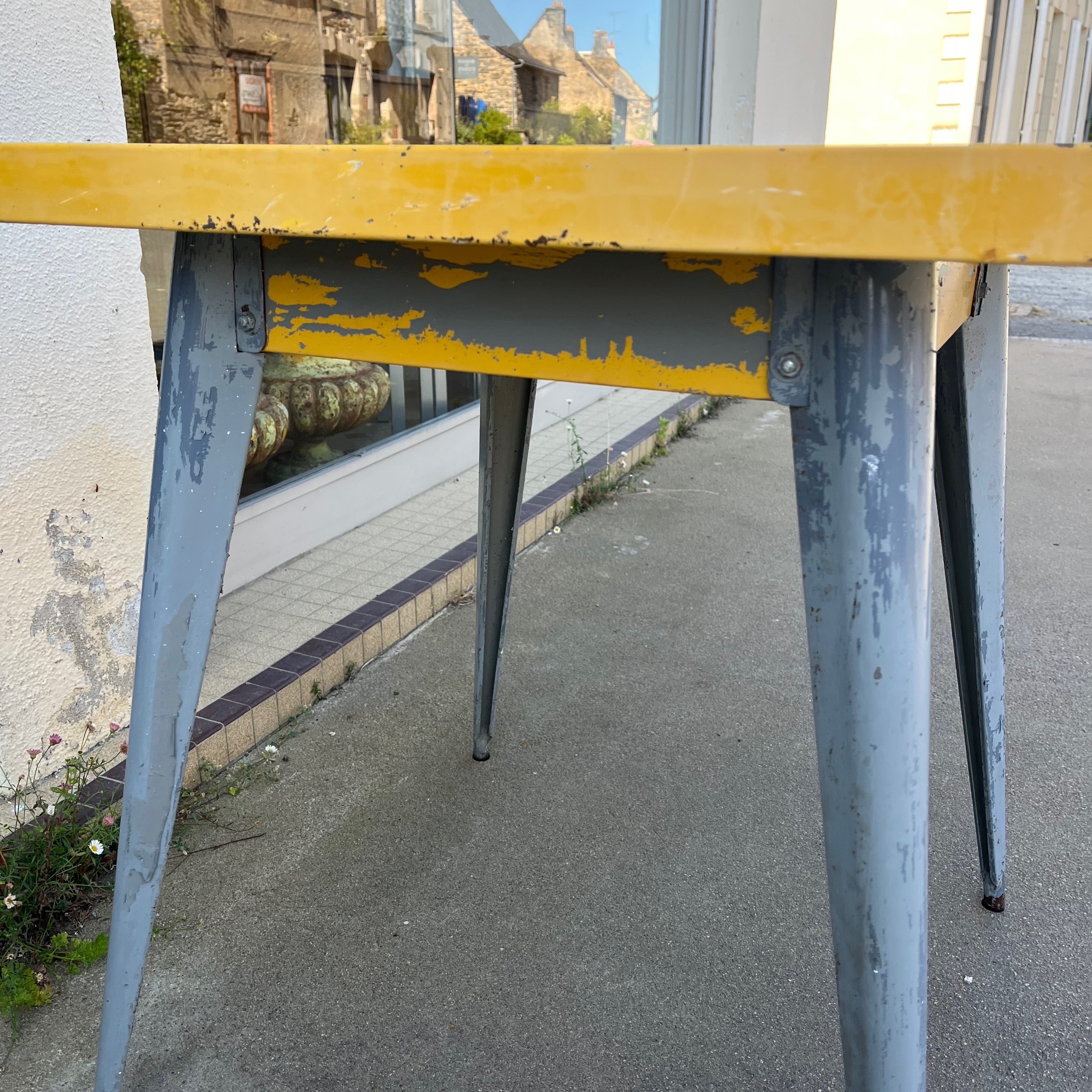 Table tolix